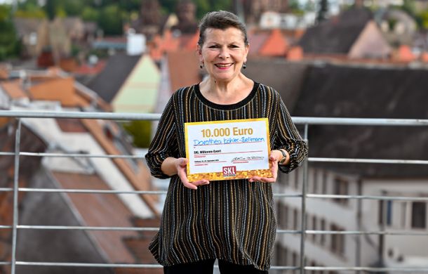 Glöckle-Mitspielerin freut sich beim SKL Millionen-Event über 10.000 Euro